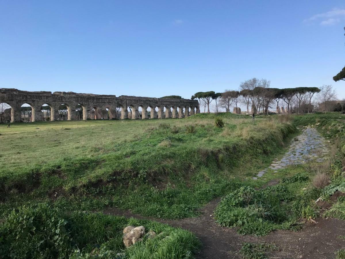Agli acquedotti romani Esterno foto