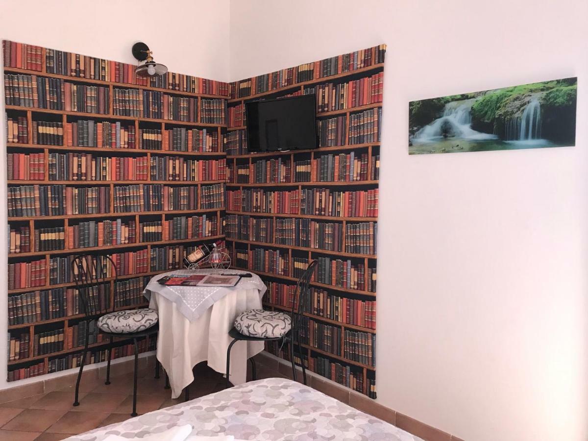 Agli acquedotti romani Esterno foto